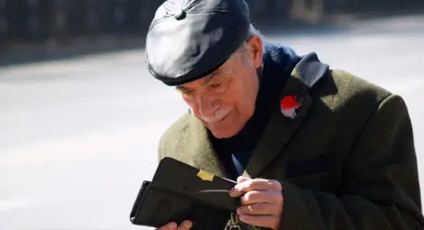 Увеличението на възрастта и стажа намали новите пенсионери само с 585