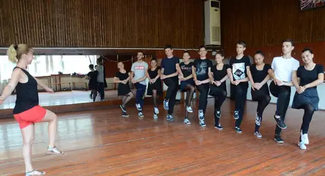 &bdquo;Русчуклийче&ldquo; направи задгранична премиера на най-новите си костюми