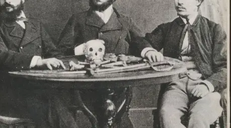 Иван Драсов /крайният вдясно/ с Христо Ботев и Никола Славков.