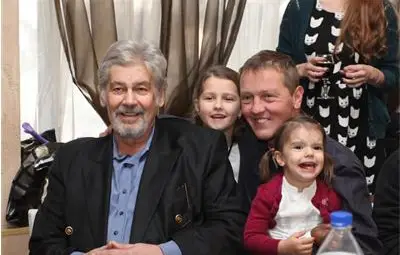 Стефан Данаилов в Германия - оперира си лявото око, няма рецидив на лимфома