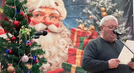 Коледно тържество изпълни с празничен дух сцената на читалище „Пробуда – 1923 г.“ в село Долна Студена Коледно тържество изпълни с празничен дух сцената на читалище „Пробуда – 1923 г.“ в село Долна Студена