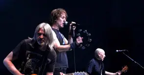 „Назарет“ пристига в „Булстрад Арена“ с ново шоу и рокаджията Карл Сентънс