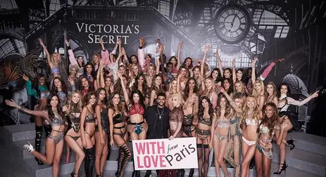 Ангелите на &bdquo;Виктория сикрет&ldquo; кацнаха в Париж