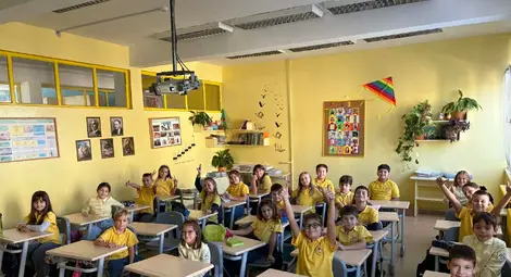 Над 400 ученици в Русе създават първия ученически подкаст за гражданско образование