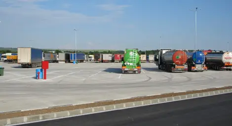 Незаконен строеж открит в общински имот до буферния паркинг на бул. "България" в Русе