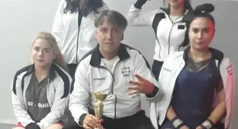 Щангистите на Златан Ванев с отборни купи във всички възрасти