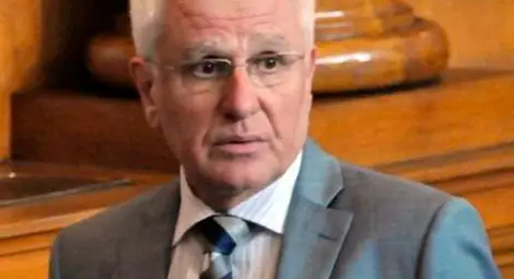 Бисеров: Няма да продължаваме дълго с “влез-излез”, без кворум отиваме на избори Бисеров: Няма да продължаваме дълго с “влез-излез”, без кворум отиваме на избори