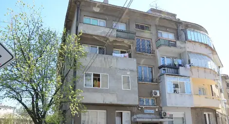 Блок &bdquo;Люляк&ldquo; ще посрещне есента напълно обновен.  Снимка: Красимир СТОЯНОВ