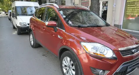 Частен самолет за малко не убил семейство в джип за забавление