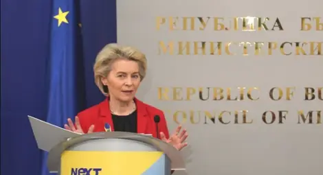 Урсула фон дер Лайен: Газът от Русия да се плаща в евро или долари, както е по договор Урсула фон дер Лайен: Газът от Русия да се плаща в евро или долари, както е по договор