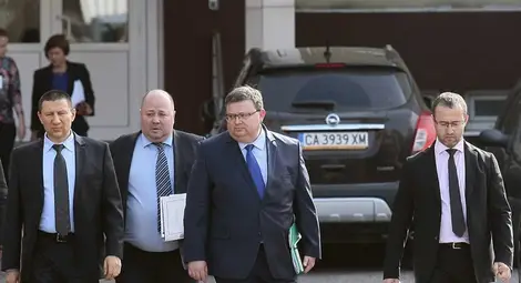 Цацаров свиква спешна среща с МВР заради обществения ред