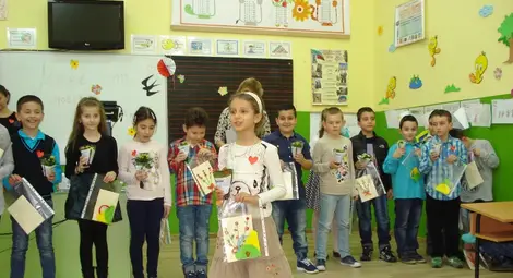 Майки и деца си размениха  ролите на празника вчера