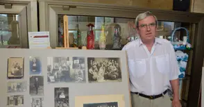 Внукът на именития фотограф Стефан Балаш събира семейната история и майстори кораби