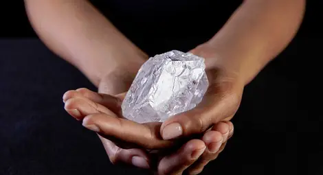 Продадоха най-големия необработен диамант в света за 53 млн. долара