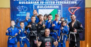 2 титли и още 6 медала за бойците на „Хелиос“