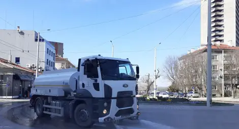 Продължава миенето на улици и булеварди в Русе