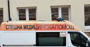 Жена е настанена в болница с опасност за живота, след като е била блъсната с автомобил от бившия си съпруг в гълъбовското село Обручище