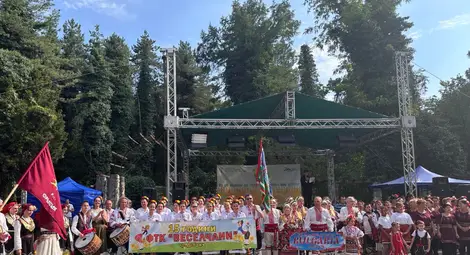 &bdquo;Веселчани&ldquo; от Добрич станаха големите победители на Националния фолклорен фестивал в Николово