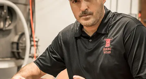 Възпитаник на УХТ грабна 2 златни и 2 сребърни медала от състезание за вино в САЩ /галерия/