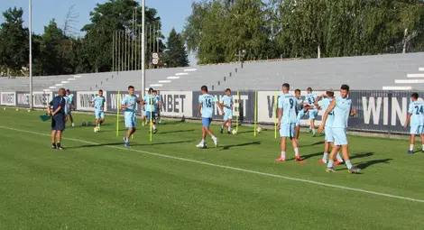 Илиян Памуков събра група от 24  футболисти преди старта в Трета лига