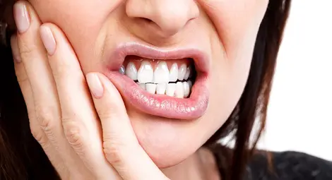 Девет начина да се отървем от зъбобол през нощта