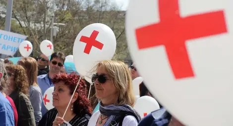 Лекари в цялата страна излизат на протест срещу насилието Лекари в цялата страна излизат на протест срещу насилието