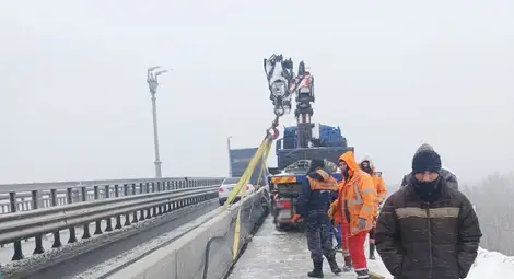 Подменени са панелите в половината от затворения за ремонт участък на Дунав мост