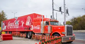 Коледният камион на „Кока-Кола“ носи днес магията на празниците в Русе