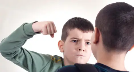 14-годишен прибрал със сила парите на по-голямо момче 14-годишен прибрал със сила парите на по-голямо момче