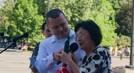 Съюзът на пенсионерите организира традиционното &ldquo;Шарено хоро&rdquo; в Русе /галерия/