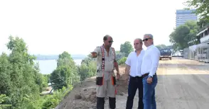 Стоилов инспектира ремонтите по „Баба Тонка“ и на кея