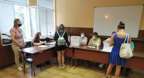 Избирателната пасивност с нов антирекорд - едва 38% гласували