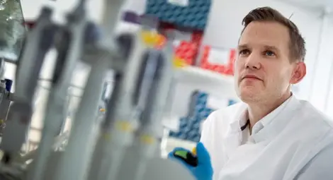 Бонският вирусолог Хендрик Щреек