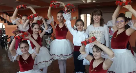 Класически балет донесе отличия за деца от Училището по изкуствата Класически балет донесе отличия за деца от Училището по изкуствата