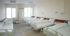 Болница „Канев“ увеличи ковид леглата с още 20, 318 новозаразени за три дни