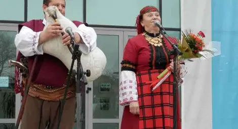 Валя Балканска и майстори от "100 каба гайди" ще гостуват на "Златната гъдулка" в Русе