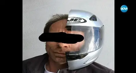 Мъж съвсем буквално раздели на две всичко с бившата /видео/ Мъж съвсем буквално раздели на две всичко с бившата /видео/