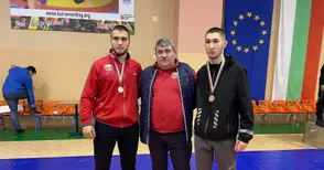 Борците с национална титла и бронзово отличие в Сливен