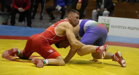 Борците на „Юнак“ номер 1 при мъжете и жените на държавното първенство Борците на „Юнак“ номер 1 при мъжете и жените на държавното първенство