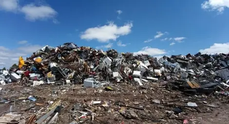 Боклукът оплете като октопод политици и бизнесмени Боклукът оплете като октопод политици и бизнесмени