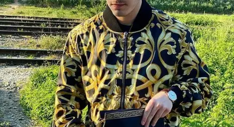 Велизар Иванов: Няма нищо срамно да носиш дрехи втора употреба. В момента дори е модерно