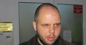 Собствениците на питбулите убийци на баба Димитра се изправят пред съда