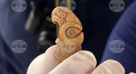 Уникален скитски скиптър на 2500 години открит при разкопки край Провадия /галерия/