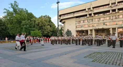 Четири духови оркестъра от Сухопътните войски  на Република България изнесоха богата концертна програма  за жителите и гостите на Русе