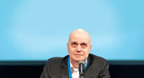 Слави Трифонов даде съвет на новите министри