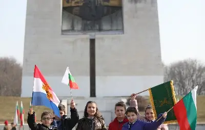 С многолетствие и признателност   Русе почете деня на Освобождението