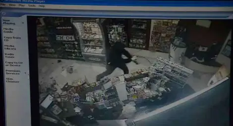 Две жени с мъжки сърца спасиха магазините си от въоръжен обир