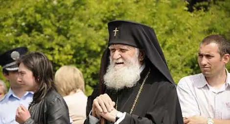 Свещеници от Варна не искат Калиник