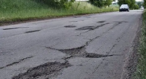 Половината от пътищата в Русенско в лошо състояние Половината от пътищата в Русенско в лошо състояние