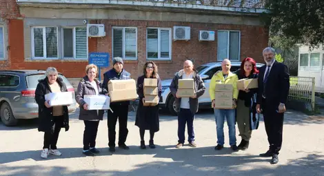 Пациентите от Центъра за психично здраве в Русе получиха дарение от областния управител Драгомир Драганов Пациентите от Центъра за психично здраве в Русе получиха дарение от областния управител Драгомир Драганов